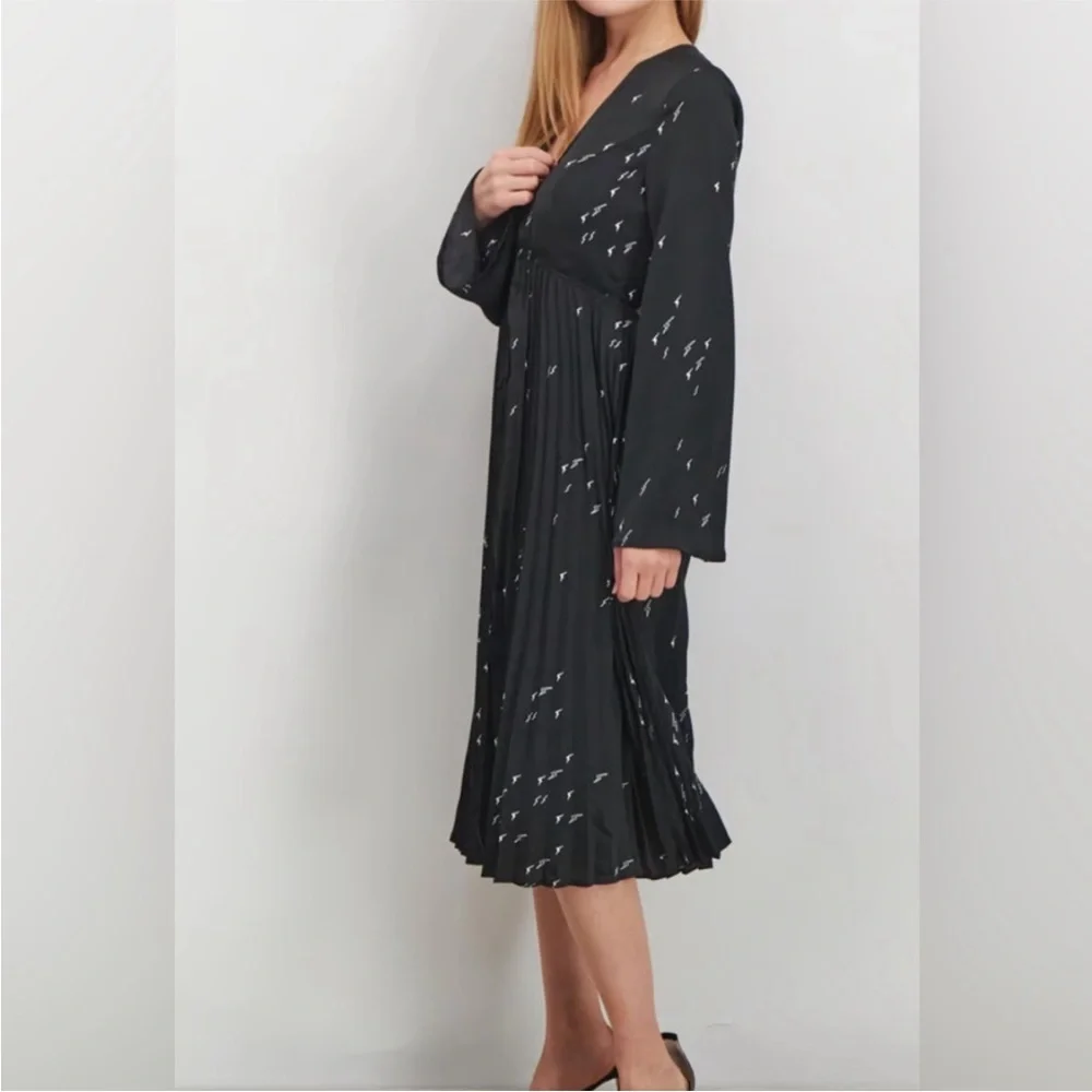 NWT Avec Les Filles Lighting Bolt Long Sleeve Pleated Dress Size 4 - Picture 3 of 10